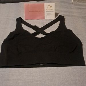 NWT Nabawa Woman's sports bra Size L Classic and comfortable